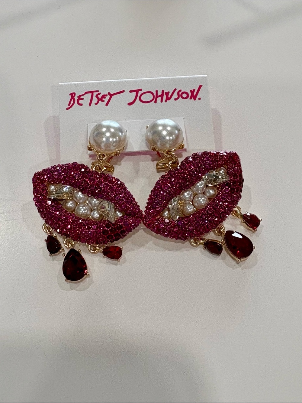 Betsey Johnson Fuchsia Crystal Lip Drop Earrings with Pearl Studs NWT